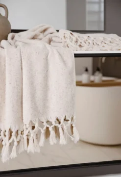 Outlet Camilla Pihl Badlakan beige - 50x70 cm