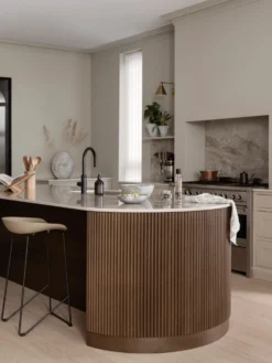 Discount Forms & Objects Barstol beige - 44x43x79 cm