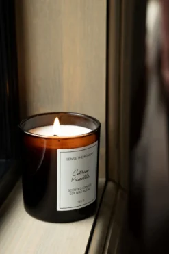 New Sense the Moment Doftljus beige - 145 g