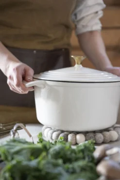 Outlet Gjutjärnsgryta rund creme - 4300ml
