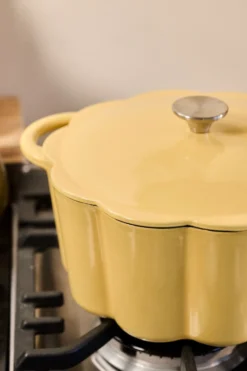 Sale Gjutjärnsgryta rund gul - 4300ml