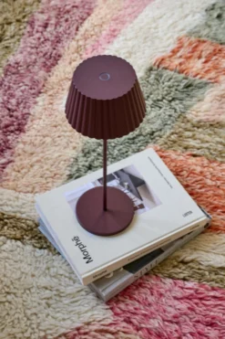 Outlet Forms & Objects Led bordlampa burgundy - 37,5 cm ø13,5