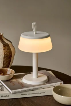 Hot Forms & Objects Led bordlampa vit - 22,9 cm ø14,2