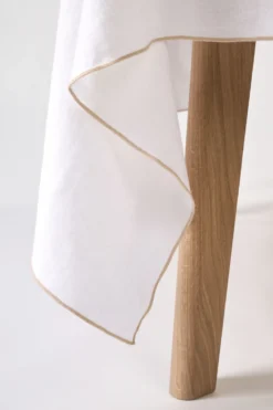 Hot Camilla Pihl Linneduk beige - 140x350 cm