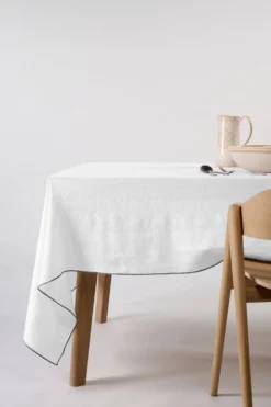 Outlet Camilla Pihl Linneduk vit - 140x350 cm