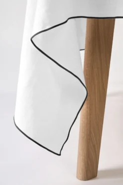 Sale Camilla Pihl Linneduk vit - 160x250 cm