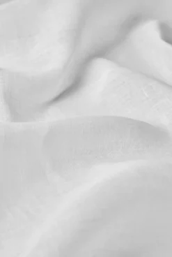Outlet Camilla Pihl Linnegardin vit - 140x300 cm