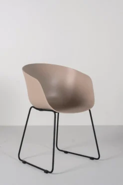 Hot Forms & Objects Matstol beige - 55x52x79 cm