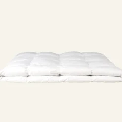 Hot Nordun Medelvarmt duntäcke vit - 150x210 cm