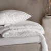 Sale Medelvarmt fibertäcke vit - 150x210 cm