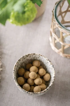 Sale Gourmet Selection Med mjölkchoklad och lakritspulver brun - 170 g