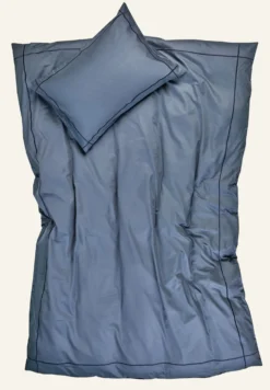 Clearance Påslakanset i satin dimblå - 150x210 cm