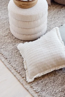 Outlet Forms & Objects Puff ljusbeige - 50x50x43 cm
