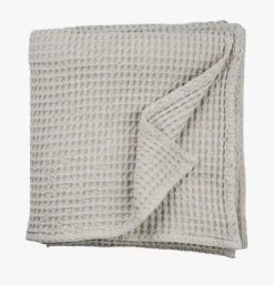 New Överkast beige - 240x240 cm